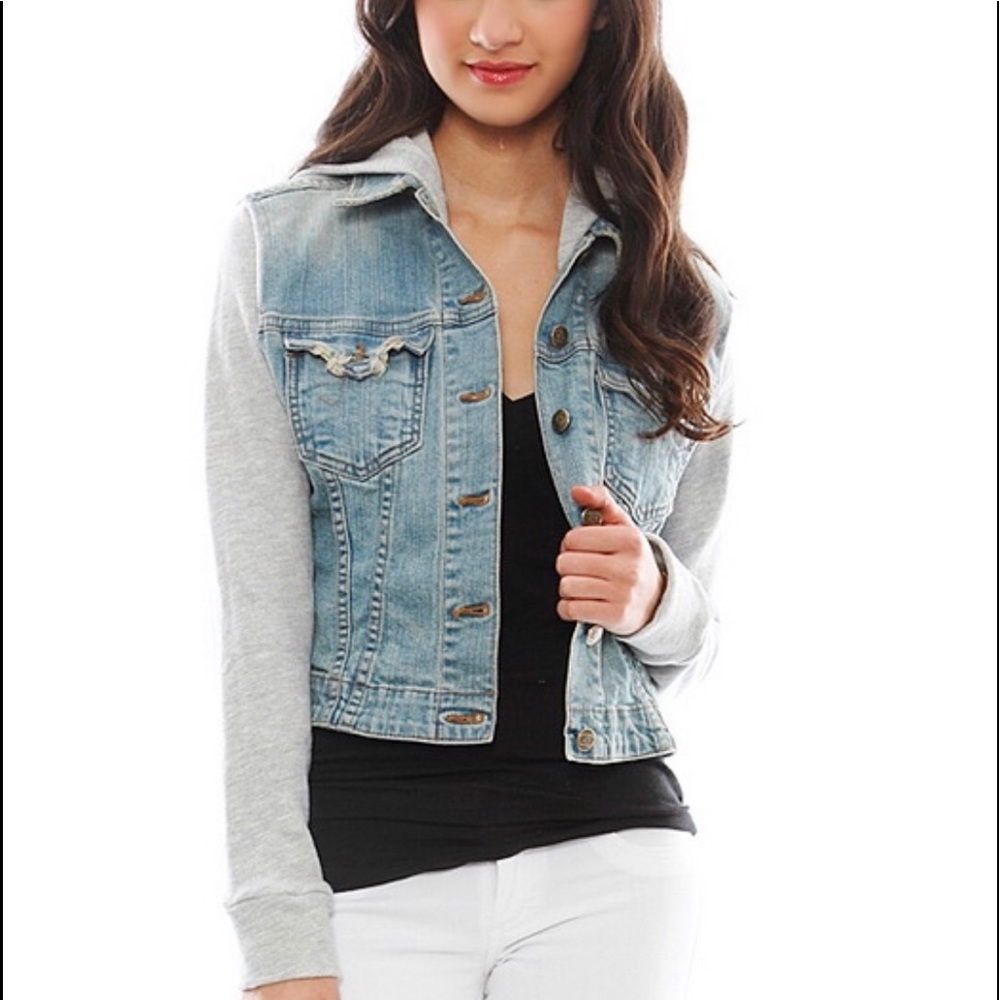 DENIM JACKET 💙 seen on Cameron Diaz